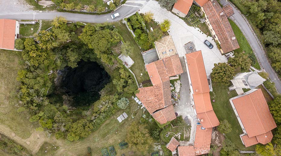 sinkhole-catastrophic-ground-collapse-coverage
